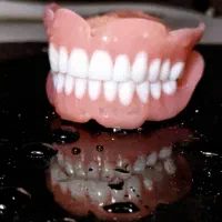 دندانسازی،دندان  مصنوعی، پروتز،  تعمیر دندون شکسته