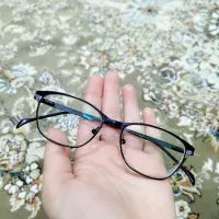 عینک طبی ظریف و دخترانه