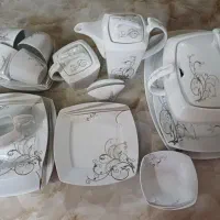 سرویس 12نفره چینی در حد نو