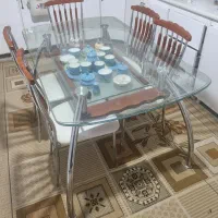میز ناهارخوری۶ نفره شیشه‌ای،سالم و تمیز،قیمت مناسب