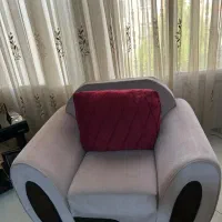 فروش ساعت ایستاده + مبل راحتی + ۴ میز شیشه ای|مبلمان خانگی و میز عسلی|کرج, شهرک بنفشه|دیوار