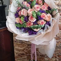 گل رز زیبا بزرگ