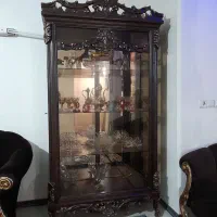 ویترین بزرگ چوب گردو