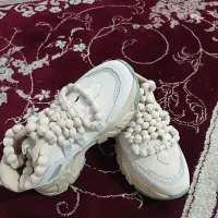 یک جفت کفش زنانه برای فروش