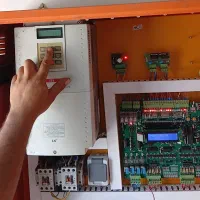 تعمیر  برد الکترونیکی و اینورتر (درایو) آسانسور