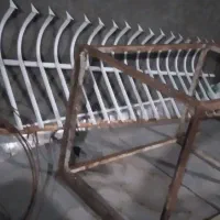 چهارپایه کولر و نرده سردر واسه رو دیوار