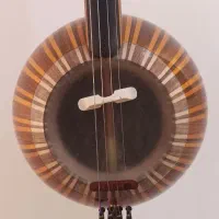 کمانچه خاتمی خوش صدا و باصنعت ساخت دقیق
