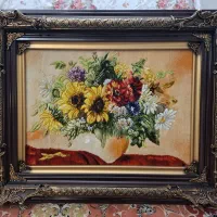 تابلو فرش دست‌باف طرح گل در قاب منبت‌کاری‌شده