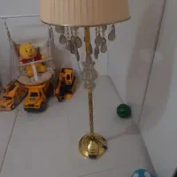 آباژور کنارسالنی طلایی|چراغ خواب و آباژور|مشهد, الهیه|دیوار