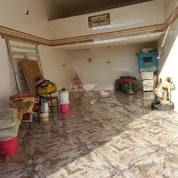 یک دهنه مغازه کفترک  تمام سرامیک  داری آب و برق