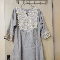 مانتوزنانه و کت دامن و کیف و لباس در حد نو تمیز|لباس|قرچک, میرزائی شمالی|دیوار