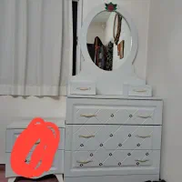 میز آرایش در حد نو