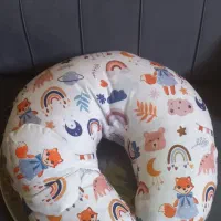 بالشت شیردهی و کلاه حمام نوزادی نو