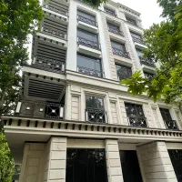 خانه-ویلایی-125متری-در-4-طبقه-درخیابان-بنام-و-برند