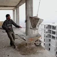 ۳ نفر کارگر هستیم