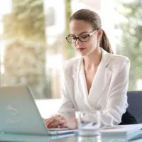 منشی دندانپزشکی