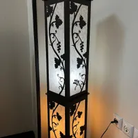 آباژور ایستاده