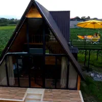 کلبه-لوکس-دوخواب-با-روف-گارن-جنگلی-ساحلی