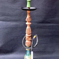 قلیان چوبی خراطی شده.