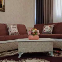 میز و مبل زیبا و تمیز