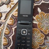 یک عدد گوشی تاشو طرح تکنو نیاز به تعمیر