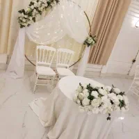 گل آرایی و بادکنک آرایی وتزئین استند بله برون