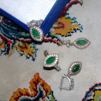 ست  نقره زمرد کلمبیا با الماس طبیعی عتیقه و قدیمی|کلکسیون اشیاء عتیقه|تهران, شمیران‌نو|دیوار