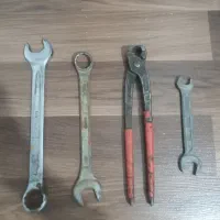 تعدادی آچار