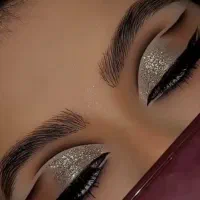 میکاپ کار حرفه ای