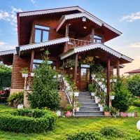 باغ-اختصاصی-با-ویلای-چوبی-سوئیت-و-امکانات-کامل