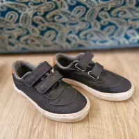 تعدادی کفش و صندل و دمپایی پسرانه|کفش و لباس بچه|صدرا-فارس, فاز ۱|دیوار