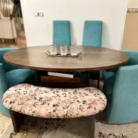 مبل 7نفره و میز ناهار خوری و آینه کنسول و ساعت