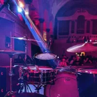 نوازنده درامز درام|خدمات پذیرایی، مراسم|مشهد, عامل|دیوار