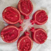 شمع ها ی زیبای یلدا و گل های ربانی دلبر|صنایع دستی و سایر لوازم تزئینی|خوی, |دیوار