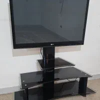 تلویزیون ۴۲ اینچ مدل ال جی بهمراه زیر تلویزیونی