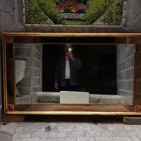 اینه بزرگ سالم و مرتب