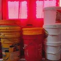 سطل پلاستیکی