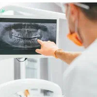 نیازمند دستیار دندانپزشک
