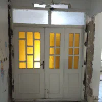 درب چوبی با چهارچوب