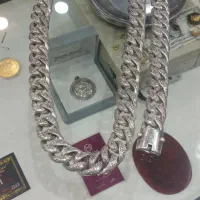 گردنبند و دستبند