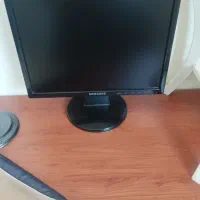 یک عدد مانیتور بفروش میرسد