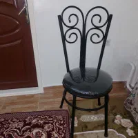 یک عدد صندلی انتظار فلزی کاملا سالم و در حد نو