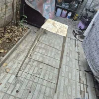 چهار پایه فلزی