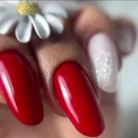 آموزش کاشت ناخن فقط دومیلیون و پانصد