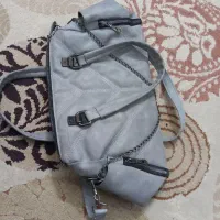 کیف بسیار جادار .و راحت ...