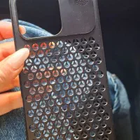 کاور آیفون۱۶پرومکس فلزی  پخش کننده عطر وخنک کننده