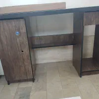 میز کامپیوترسالم در حد نو