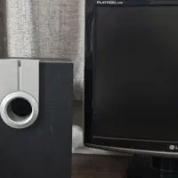 کامپیوتر و میز کامپیوتر