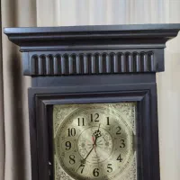 ساعت ایستاده چوبی