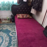 تخت یک نفره سالم با تشک و همه وسایلاش|تخت و سرویس خواب|خمام, |دیوار